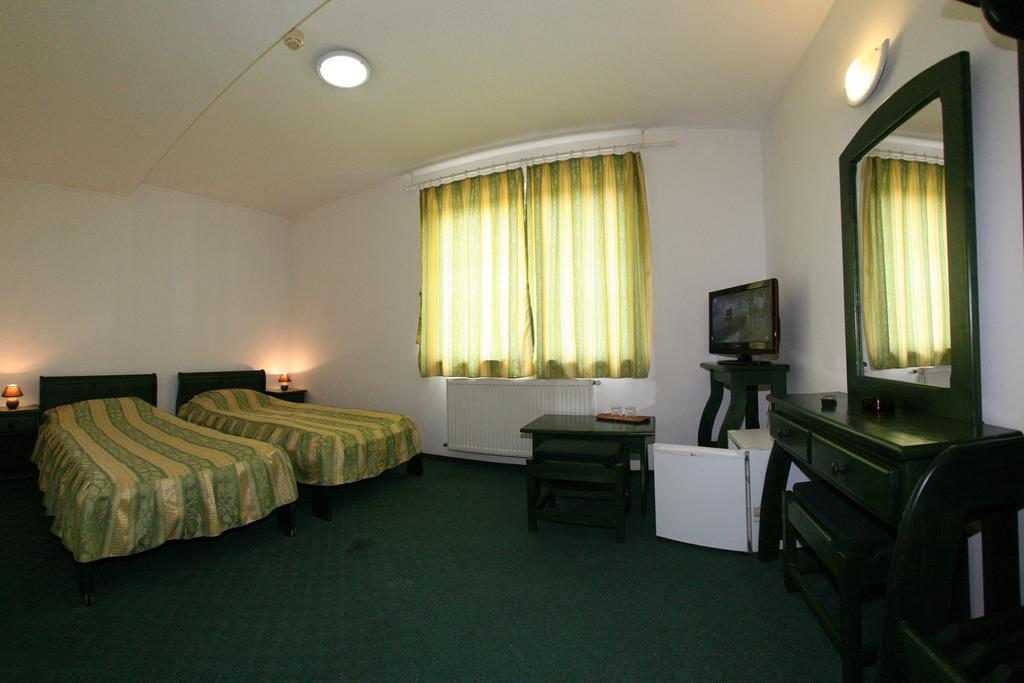 Pensiune Montana Curtea de Argeş Quarto foto
